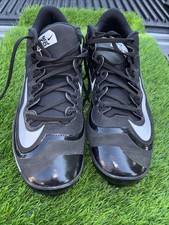 Nike baseball plastic cleats
