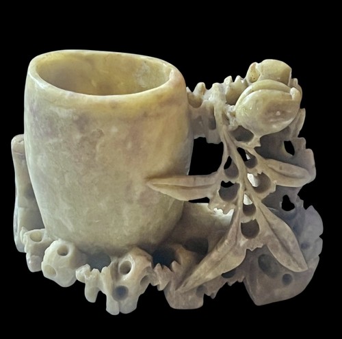 Antico vaso pennello pietra