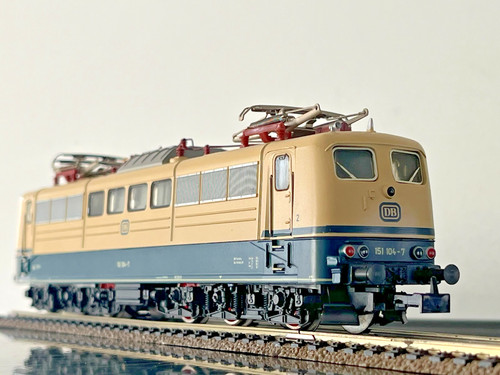 Locomotive 151 104 7 - locomotive,