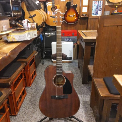Chitarra acustica elettrica