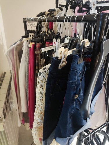 Stock abbigliamento donna - stock,