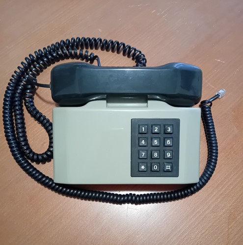 Telefono tastiera vintage - a,