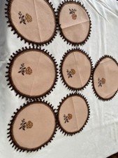 set 7 centrini puro cotone beige ricamati e bordati a mano