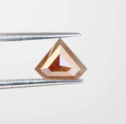Diamante rosso naturale - , a