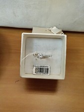 Raffinato Anello Solitario in