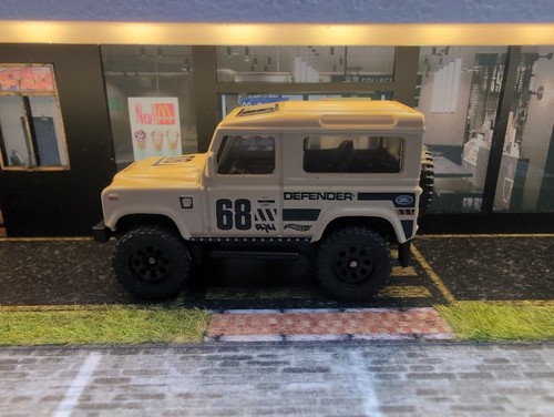 Hot wheels land rover defender - hot,
