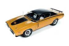 AUTOWORLD 1/18 (AMM1210) --