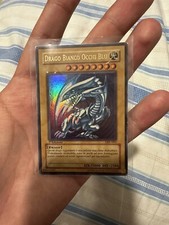 Yu Gi Oh drago bianco occhi