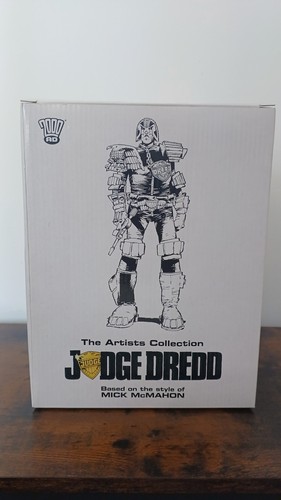 Planet replicas judge dredd - planet,