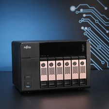 Fujitsu Celvin Q905 // NAS 6 alloggiamenti // 4 GbE, 3 USB 3.0, 1x HDMI