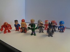 AVENGERS SUPER HERO MINI SET