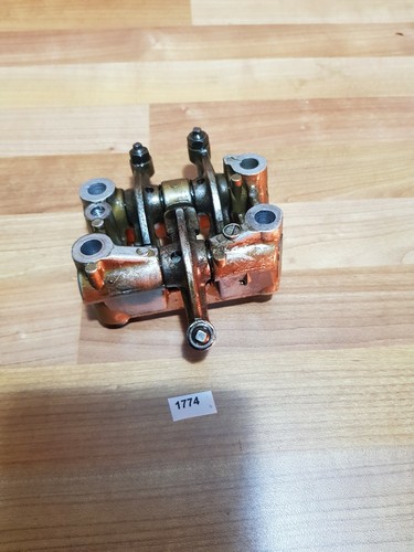 Bracci oscillanti albero camme