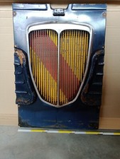 sezione lamierato anteriore tagliato con mascherina autocarro Lancia Beta