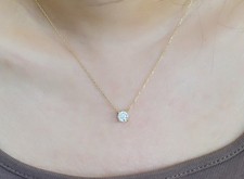 Ciondolo solitario diamante
