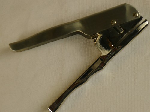Taglierina plettro chitarra