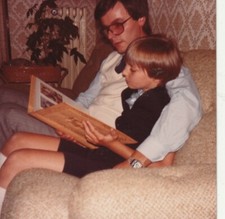 B5 - Foto Photo Fotografia Anni 80 - Uomo e Bambino con albo fotografico