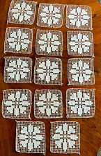 14  CENTRINI  ricamo a mano FILET , quadrati , lato cm. 13 , VINTAGE 