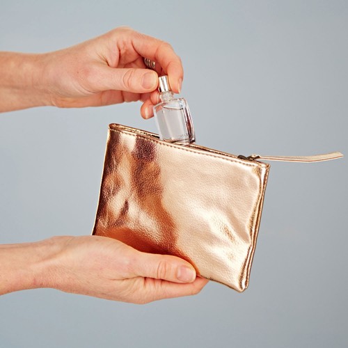 Piccola borsa trucco oro