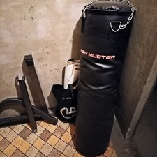Sacco da boxe - da appendere a struttura, compresa.