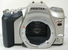 Pentax *ist corpo macchina