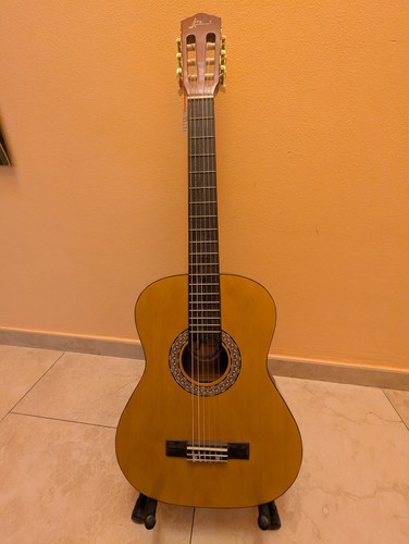Chitarra acustica ragazzo - chitarra,