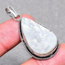 Ciondolo gioiello etnico fatto a mano in madreperla a forma di pera 2,1" SR 1996