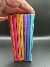 HARDCOVER Lot 7 WINNIE THE