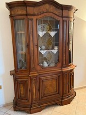 Mobile con vetrina in stile