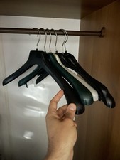 Stampelle grucce grandi abiti giacche uomo donna unisex