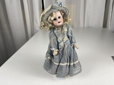 Vecchia bambola testa di