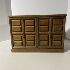 portagioie in legno marrone