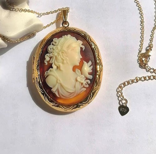 Collana medaglione ritratto