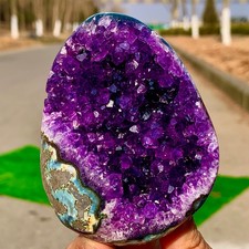 383G Ametista Naturale Geode