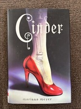 Cinder By Marissa Meyer 1st