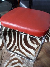 Sgabello tubolare d'acciaio