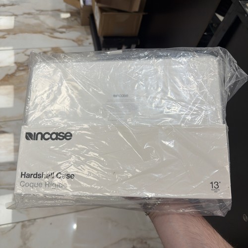 New incase edge hardshell - incase,