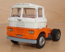 Per Corgi Mayor Carrimore