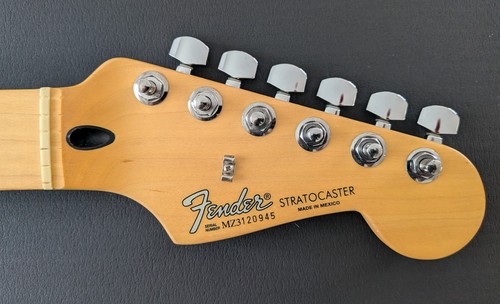 Fender standard stratocaster - fender,