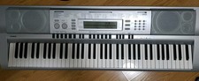 Casio WK-210 76-Key piano