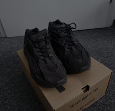 Adidas Yeezy 700 v2 Vanta