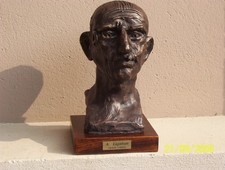 Autoritratto in bronzo di