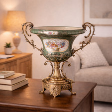 Vaso in porcellana e bronzo