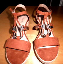 Sandali Scamosciati, aperti cin fibbia-zeppa 8 cm.- Condipel,  tag.39.    FC