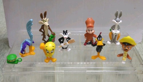 Kinder sorpresa looney tunes - sorpresa,