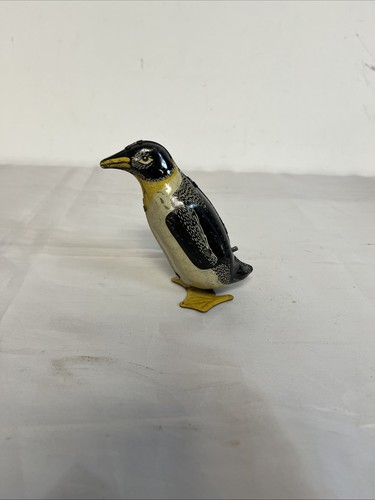 Antico giocattolo pinguino