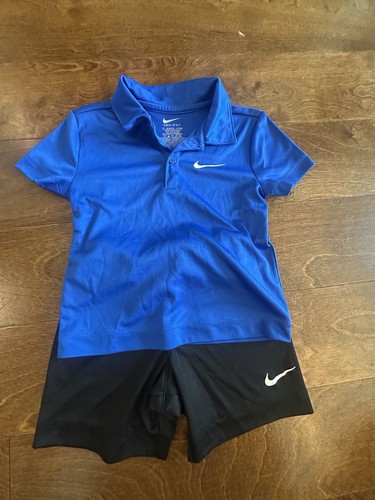 Polo blu pantaloncini neri - blu, e