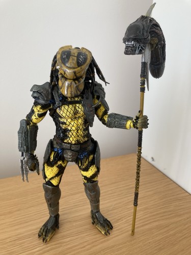 Neca yellow predator - neca,