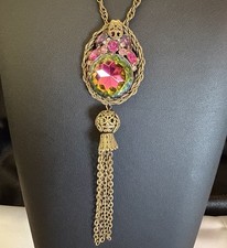 Collana con ciondolo nappa