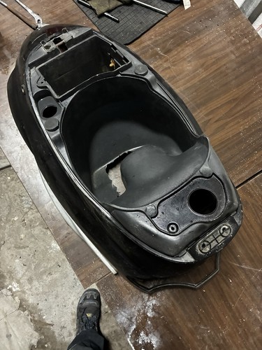 Vano porta casco sotto - vano,
