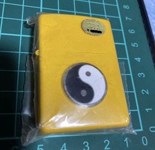 Accendino ad olio Zippo Yin